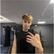 Me definino una persona empátuca que quiere hacer las cosas bien y quiero dar clases de futbol a niños.