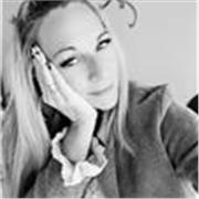 Laureata Madrelingua francese offre lezioni online o in presenza