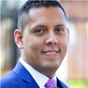 enseño español con muy buen material pero sobre todo conversacional