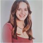 Imparto una gran variedad de asignaturas, como matemáticas, inglés, lengua, sociales, naturales, biología e historia entre otras.