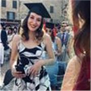 Laureata in Giurisprudenza impartisce lezioni in diritto penale, procedura penale, nonchè di diritto per le classi del liceo