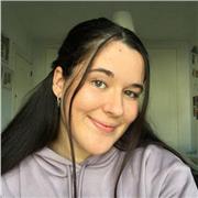 Profesora que ofrece clases particulares y de refuerzo a todos los cursos y asignaturas de primaria y algunas de secundaria en Marbella