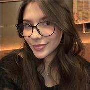 Ayudo a mejorar gramática, comprensión y pronunciación en español. Soy clara, paciente y me adapto. Enseño español a cualquier per