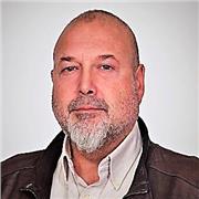 Profesional integrado en su vocación, en todo lo referente al desarrollo personal. Ideal para aquellas personas que buscan un sentido vital y conocerse a si mismo.