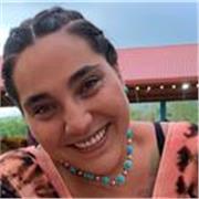 Maestra Montessori de primaria alta. Además maestra de inglés para niños y adultos. (TEFL level 5) Experiencia en clases particulares y de grupos. Preparación para certificaciones Cambridge