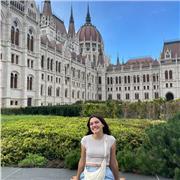 Professeur de sciences novice donne cours particulier pour élèves motivées avec la soif d'apprendre