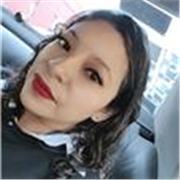 Profesora que imparte ingles a niños de todas las edades