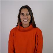 Profesora titulada en biología con máster habilitante de profesorado