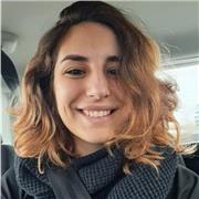 Universitaria con nivel de valenciano y castellano se ofrece a dar clases tanto de estos idiomas como cualquier otra materia de la ESO y primaria, e historia de cualquier nivel. Especializada en artes