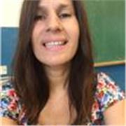 Profesora titulada en comunicación y periodismo con amplia experiencia docente.