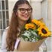 Sono Simona, ho 20 anni, e offro aiuto compiti e ripetizioni a bambini e ragazzi di scuole elementari e medie