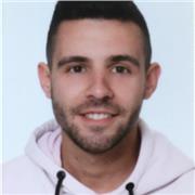 Soy periodista y estoy perfectamente capacitado para dar clases de castellano a personas extranjeras