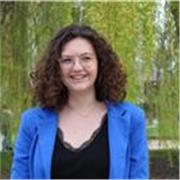 Estudiante francesa da clases de francés durante sur Erasmus !