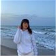 chica de 19 años, estudiando grado superior de educación infantil, aunque también con experiencia en ayudar a los niños con debere