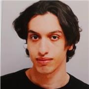 Je suis un etudiant de cinéma et je suis diplômé d'un lycée américain