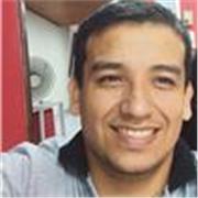 Profesor da clases de mátemática y fisica