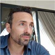 Philosophie-Tutor. Selbst begeistert, freue ich mich, sofern ich neugierige Menschen in die Philosophie einführen darf. 