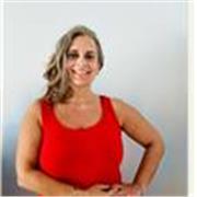 Cittadina italiana, naturalizzata americana, negli stati uniti da quasi 30 anni. Esperienza lavorativa internazionale. Laureata