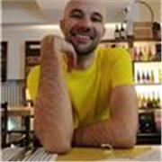 Ciao! 👋 sono un docente di visual design con oltre 7 anni di docenza a livello universitario. Offro lezioni di Photoshop, Illustrator e InDesign da livello principiante a livello esperto. Lezioni di fotoritocco e impaginazione avanzati disponibili su ric