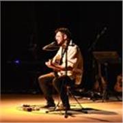 Licenciado en música popular, músico multi instrumentista