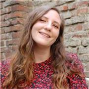 Laureata in lingue fornisce lezioni di spagnolo