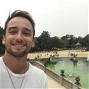 Profesor de guitarra con conocimientos básicos como acordes, escalas, canciones de música popular.
Argentino residiendo en Barcelona