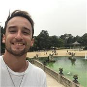 Profesor de guitarra con conocimientos básicos como acordes, escalas, canciones de música popular.
Argentino residiendo en Barcelona