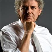 Insegnante italiano con esperienza da giornalista