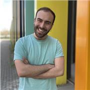 Licenciado en periodismo y máster de enseñanza ofrece clases particulares a niños y estudiantes de primaria, ESO y Bachiller