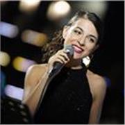 Laureata in canto Jazz presso il Conservatorio di Bologna con il massimo dei voti impartisco lezioni di canto moderno e Jazz / Teoria e Solfeggio