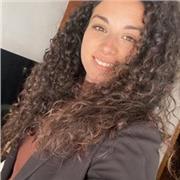 Profesora de apoyo escolar de psicología para niños, adolescentes y adultos