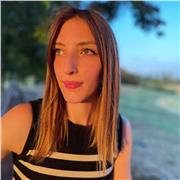 Offro aiuto compiti attraverso lezioni in presenza o online. Laureata in Psicologia dello Sviluppo, ho esperienza con i BES.