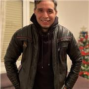 Profesor de Música con máster en dirección de orquestas Sinfónicas y Coros, imparte clases de Música iniciación Musical, lenguaje musical, análisis de Partituras Armonía entre otros