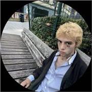 Profesor de inglés apto para principalmente adolescentes aunque creo poder enseñar a cualquier edad