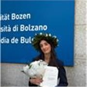 Laureata in Economia e studentessa di Medicina, offro ripetizioni di lingue e materie scientifiche