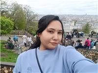 I am an international student from Nepal currently studying BBA in college de Paris. I am good in English, willing to teach minors