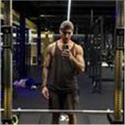 Entrenador personal con más de 10 años de experiencia. Entrenamiento personalizado para todas las edades y niveles