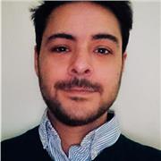 Profesor de Primaria con especialidades de inglés y música.