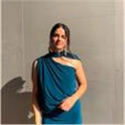 Soy una profesora que acompaña el aprendizaje, con un enfoque centrado en el alumnado, el pensamiento crítico y la participación a