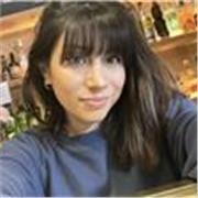 Graduada en el ámbito de la filología y la lengua española, especializada en la gramática y la adquisición del lenguaje.