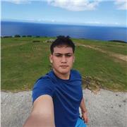 Profesor de matemáticas imparte clases a niños