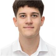 Profesor de programación y diseño 3D, licenciado en ciencias físicas con experiencia profesional trabajando en el sector tecnológi