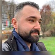 Kroatischer Kärntner, der seit der Volkschule anderen in Deutsch hilft