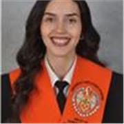 Profesora titulada en administración y dirección de empresas.