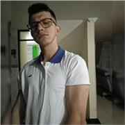 Entrenador deportivo con diferentes conocimientos en actividad fisica