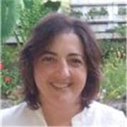 Soy Gallega nativa, trabajo en la A.P. y puedo ayudar a conocer el gallego y hablarlo con naturalidad a  todos que lo deseen. 
