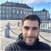 Profesor de inglés dicta clases en modalidad online