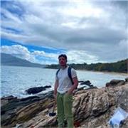 Graduado en geociencias dando clases de geología en todos los niveles