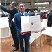 Maestro de historia con amplio conocimiento en el area