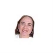 Profesora con MBA especializada en mercadeo y un Doctorado en Comunicación y Educación en entornos virtuales.